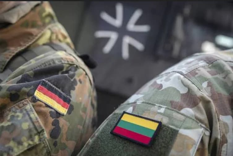 Britų žiniasklaida apie Lietuvą: maža valstybė, tapusi visos Europos pasirengimo karui pavyzdžiu