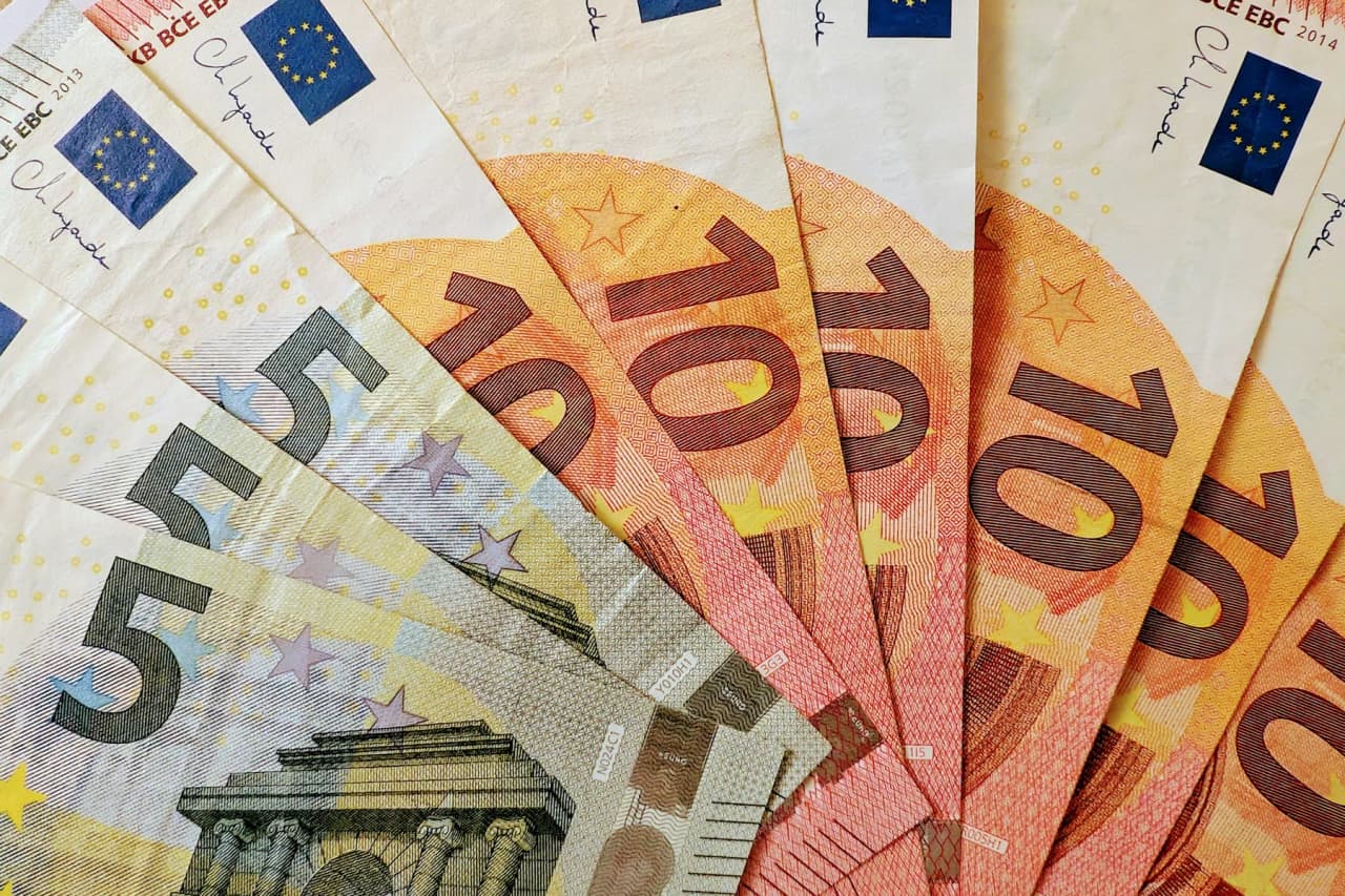 Siūloma mažinti „tryliktojo atlyginimo“ apmokestinimą, tačiau nauda žadama be skaičiavimų