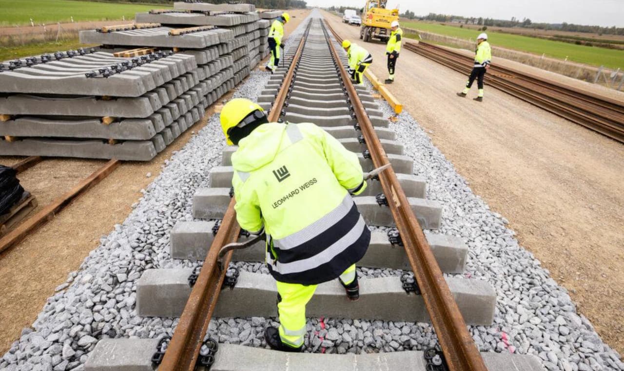 Valstybės kontrolė perspėja, kad „Rail Baltica“ gali netapti vientisu geležinkeliu