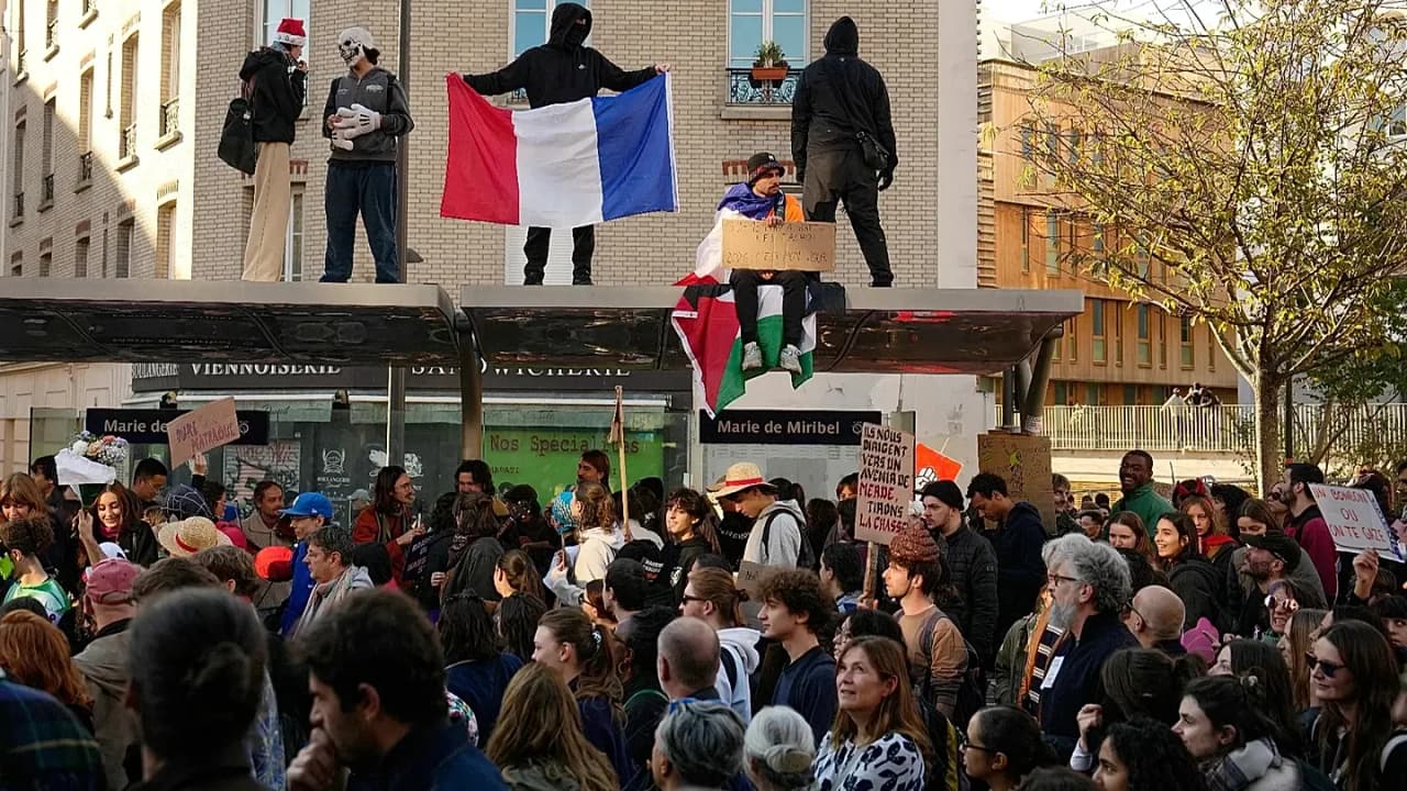Prancūzijos protestuose dalyvavo 320 tūkstančių žmonių