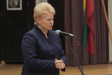 Prieš metus įvykusioje nusikalstamoje FNTT vadovų neteisėto nušalinimo operacijoje pirmu smuiku griežė LR prezidentė Dalia Grybauskaitė. Tiesa, kiek vėliau ji paaiškino, jog ji čia "ne prie ko".