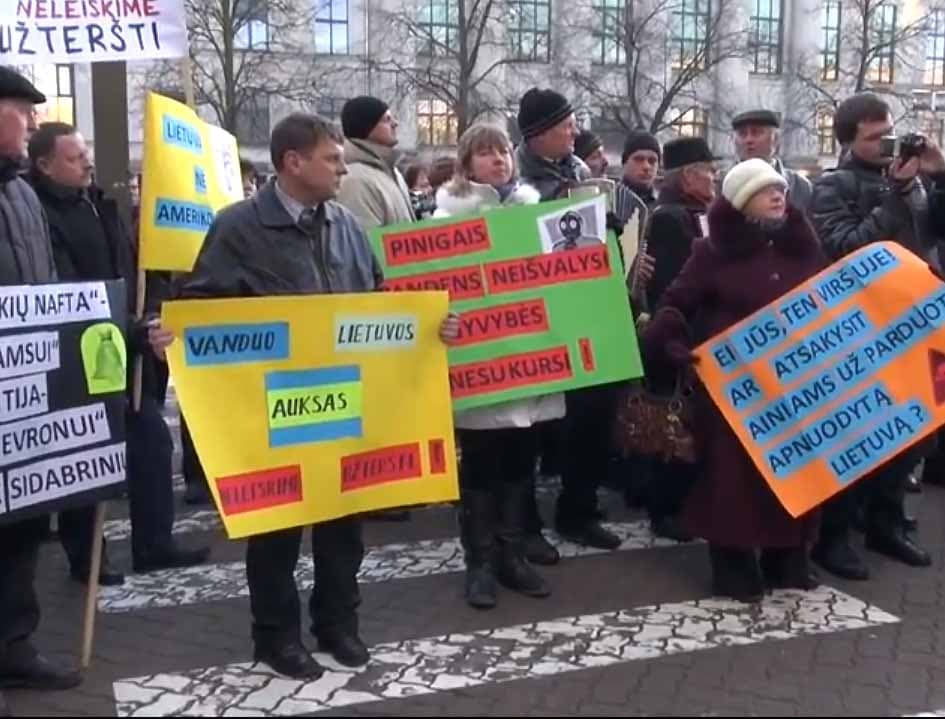Prieš valdžios stumiamą skalūnų dujų projektą