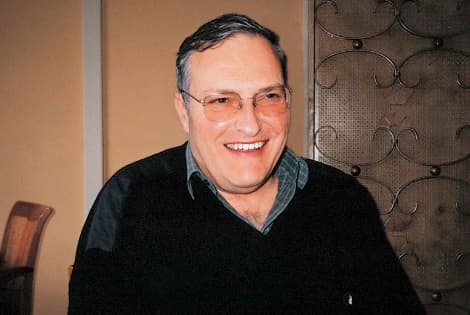 Simono Vyzetalio centro direktorius, nacių medžiotojas Efraimas Zurofas.