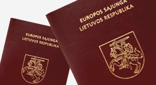 „Negąsdinkite: Žemės gynėjai – ne prieš ES, stiprių tautinių valstybių sąjungą, už kurią ir balsavome, bet prieš JEV (Jungtines Europos Valstijas), kuriose, anot „rumpėjų“, reikės pamiršti tautas, bus viena kalba“, – rašo V. Venckevičius. Nuotraukoje – naujo pavyzdžio lietuviškas pasas, kuriame jau nebėra įrašyta tautybė
