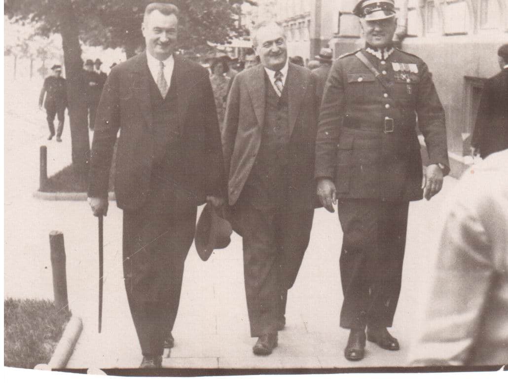 Iš dešinės – Aleksandras Komaras, Kazimieras Laškevičius, Hipolitas Laškevičius