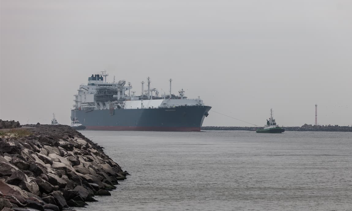 „Independence“ (vokiškai „Unabhängigkeit“) įplaukia į Klaipėdos uostą. Nuotr. E.eu