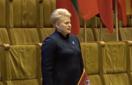 Prezidentė Seime paminėjo Laisvės gynėjų dieną