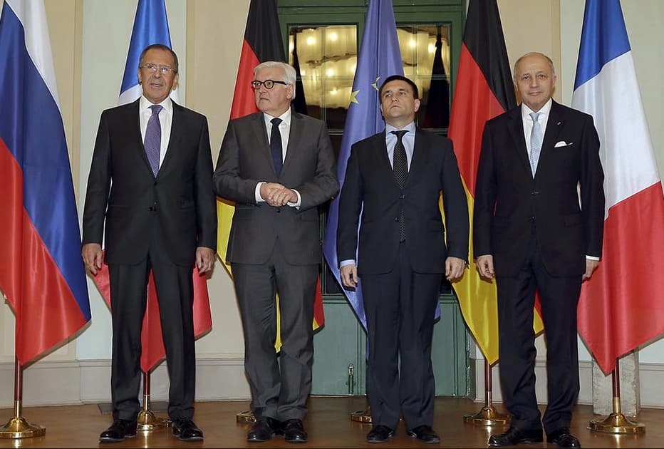 „Normandijos ketveriukė“ ragina baigti karą Donbase