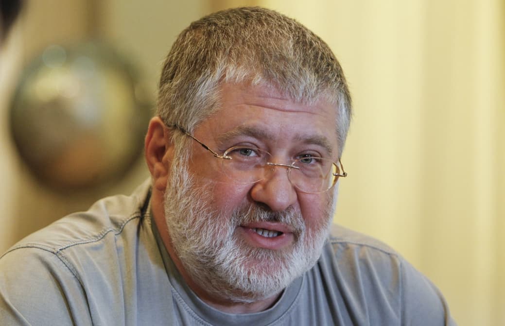 I. Kolomoiskis karštai pasisako už vieningą Ukrainą, jis turi trijų šalių pilietybę: Ukrainos, Izraelio ir Kipro. „Konstitucijoje parašyta, kad draudžiama tik dviguba pilietybė, bet turėti tris (pilietybes) nedraudžiama“, – paklaustas apie tai žurnalistams paaiškino verslininkas.