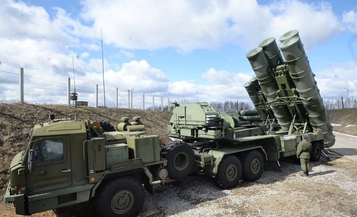 Rusija pagaliau parduos Iranui raketines sistemas S-300