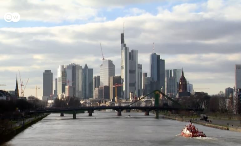 Deutsche Welle: kada doleris aplenks eurą?