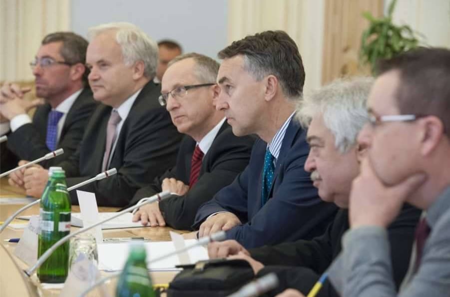 Lietuvos interesus Europos Parlamente atstovaujantis P. Austrevičius (trečias iš dešinės). Nuotr. facebook.com