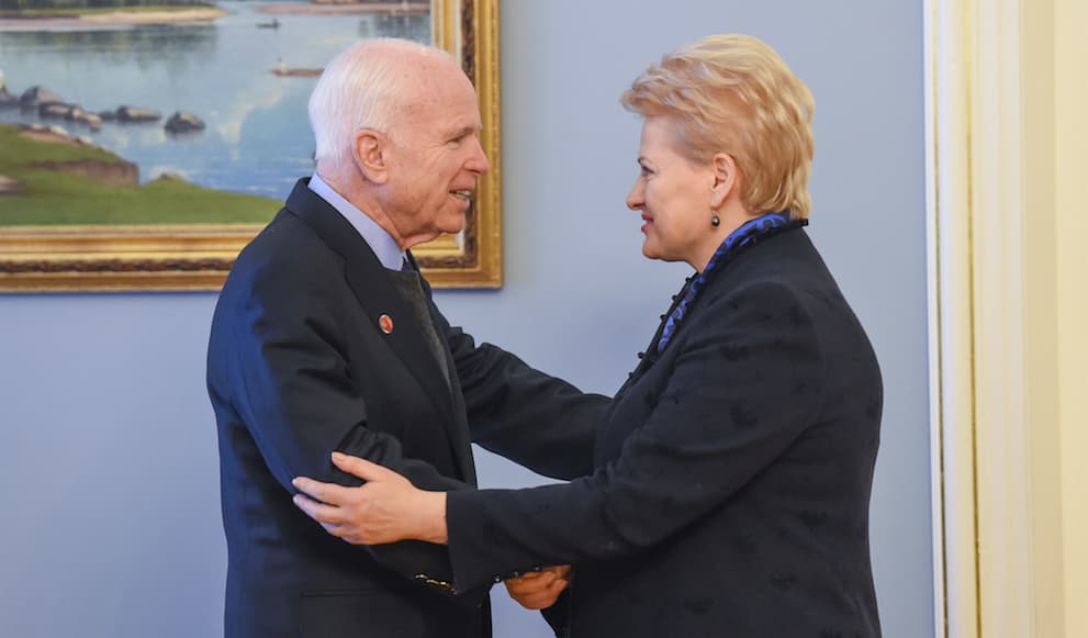 Prezidentė D. Grybauskaitė (dešinėje). Nuotr. prezidentas.lt