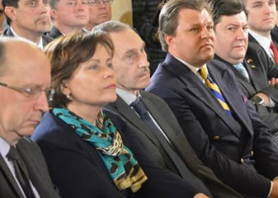 R. Juknevičienė (antra iš kairės). Nuotr. facebook.com