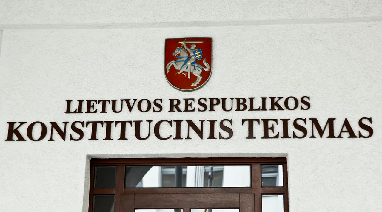 Konstitucinio Teismo liapsusų liaupsinimas