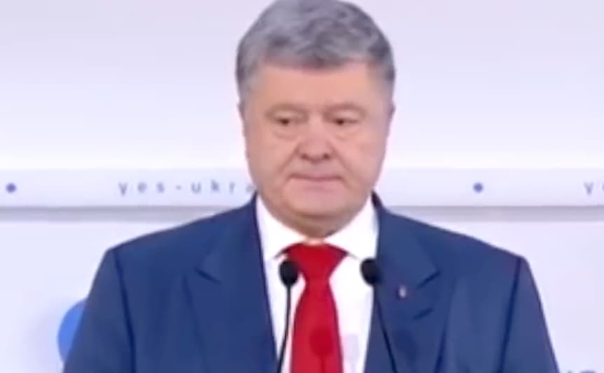 P. Porošenka beldžia į atidarytas duris