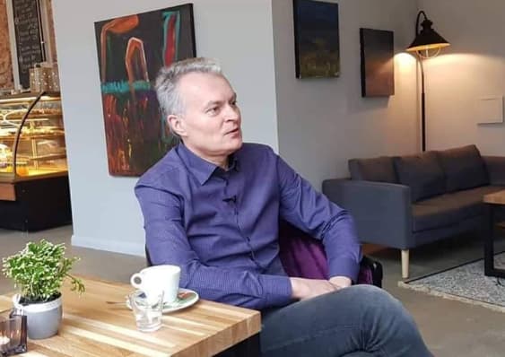 G. Nausėda Klaipėdos kavinėje. Nuotr. facebook.com