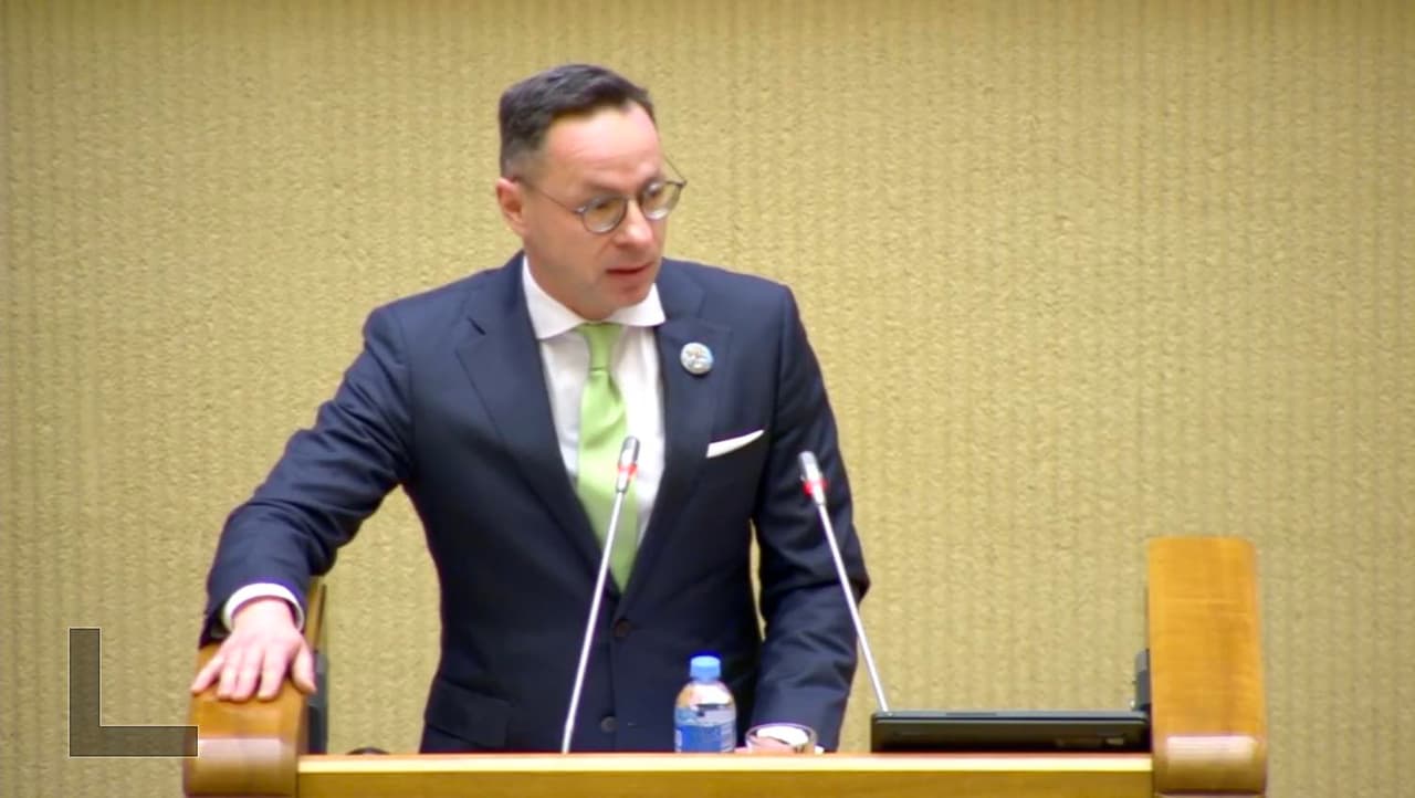 Tris su puse valandos vykusio pasipriešinimo sąjūdžio suvažiavimas – santrauka per 10 minučių