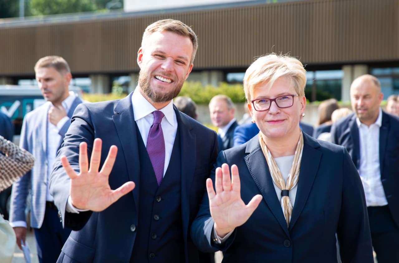 Lietuvos diplomatijos vadovas Gabrielius Landsbergis ir LR premjerė, Žmonių partijos veidas Ingrida Šimonytė. Nuotr. facebook.com