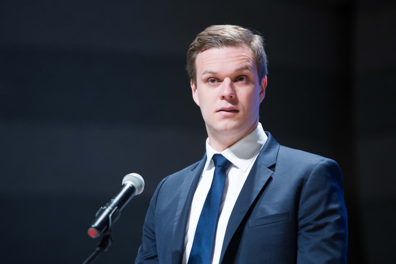 G. Landsbergis.