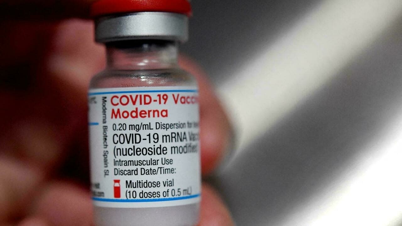 „Modernos“ vakcina geresnė už konkurentų – žmonės jos turėtų prašyti