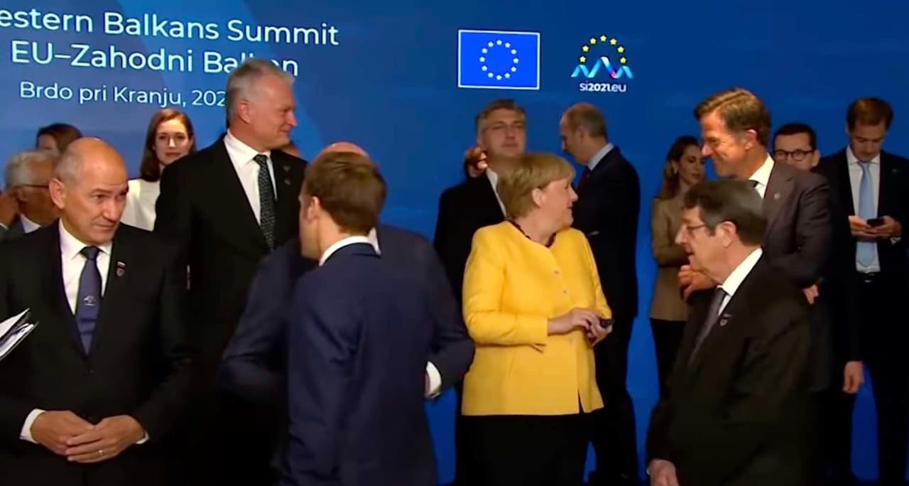 Kodėl Putinas numušė dujų kainas ir įsteigė dujų biržą?