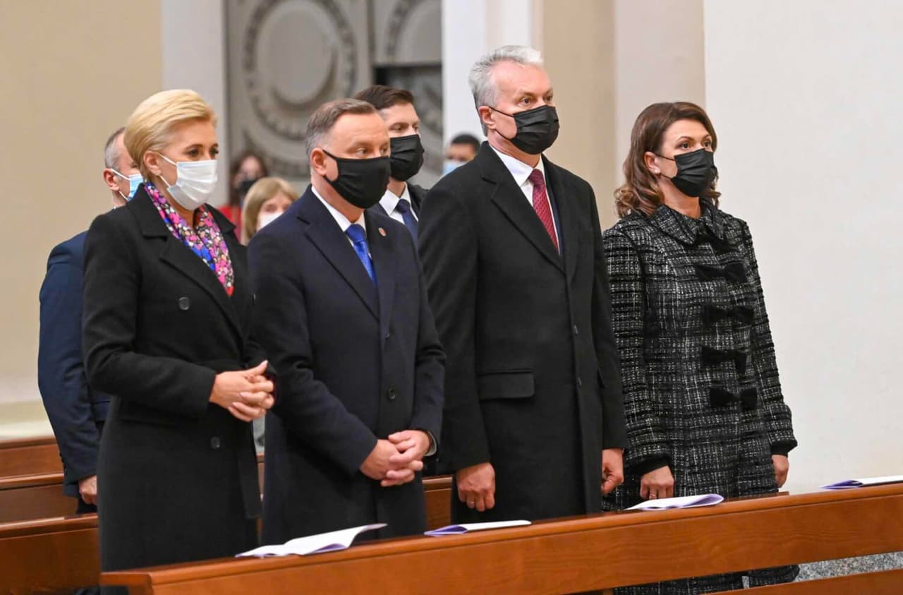 Lietuvos medikai nori testuotis tik už savo pinigus – dėl to kreipėsi į G. Nausėdą