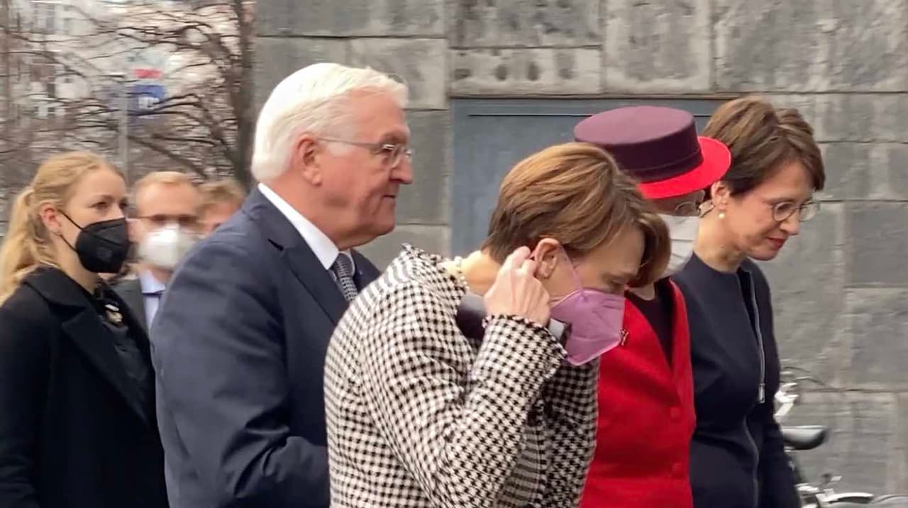 Danijos karalienė apie koroną: „Manau, kad perdėtai reaguodami mes tik išpūsime problemą“