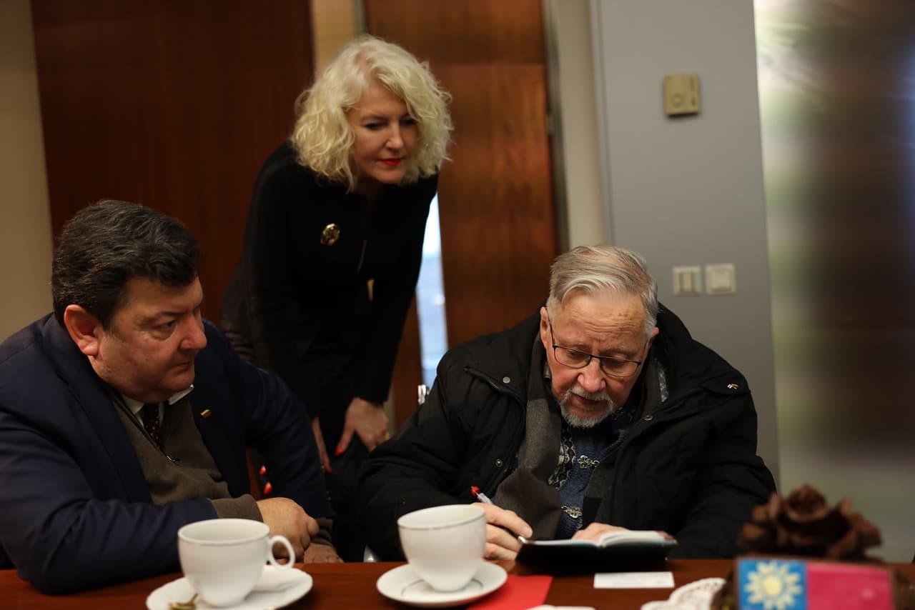 V. Landsbergis (dešinėje). Nuotr. facebook.com