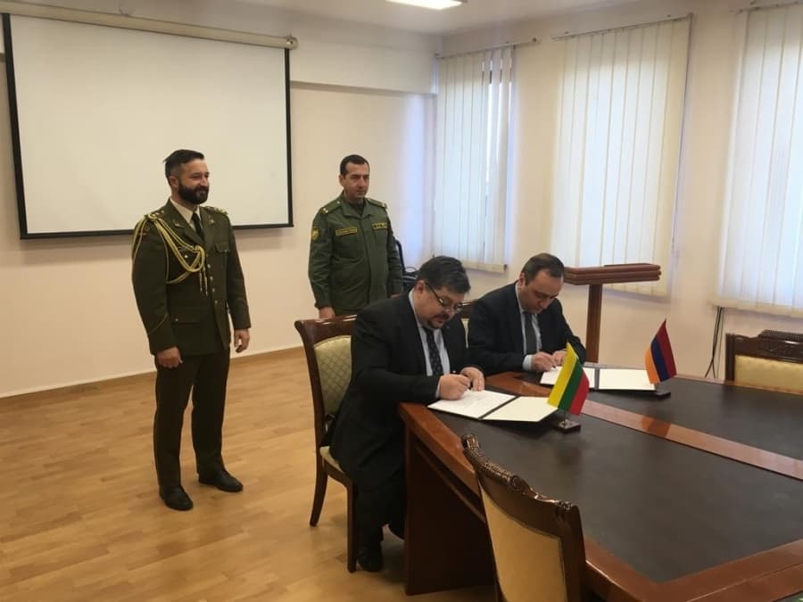 Agresyvėjančios Rusijos akivaizdoje, pasirašytas dvišalio bendradarbiavimo gynybos srityje planas su Armėnija