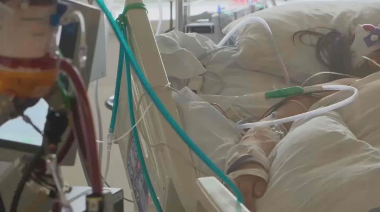 Link Lietuvos slenkant omikronui, šalies ligoninėse dūsta šimtai
