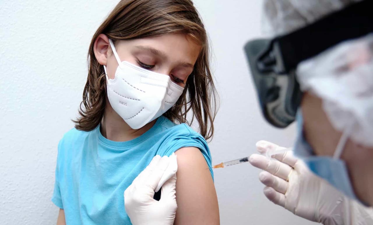 DĖMĖSIO tėveliams: vaikučiai nuo penkerių iki vienuolikos metų turi būti vakcinuojami tik PFIZER