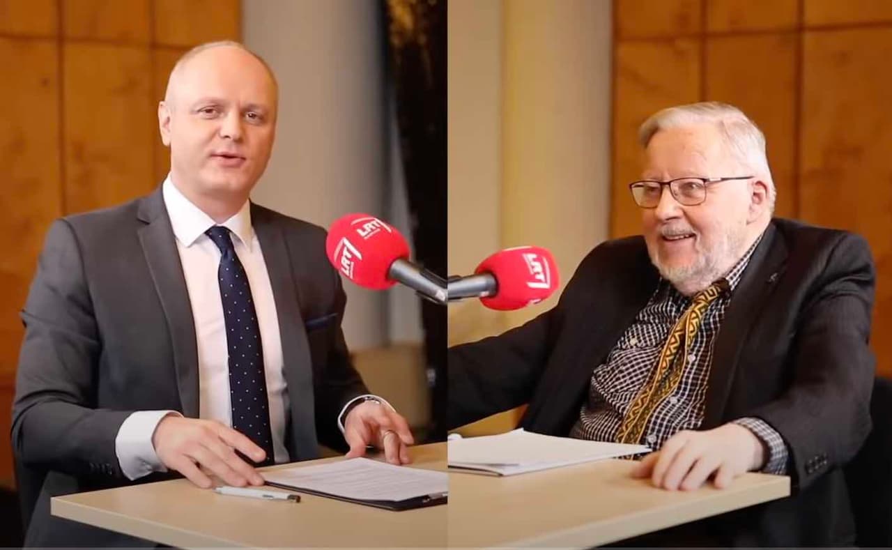 V. Landsbergis (kairėje).