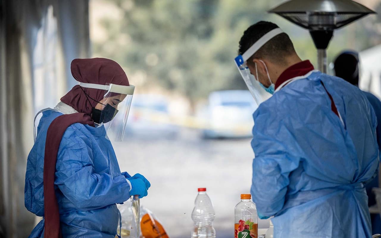 Stipriai nuo koronaviruso nuvakcinuotame Izraelyje užfiksuota flurona