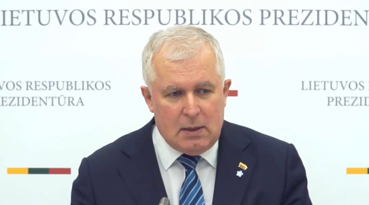 Agresyvėjančiai Rusijai nusiųstas signalas: ankstinamas MLRS įsigijimas ir didinama parama Ukrainai