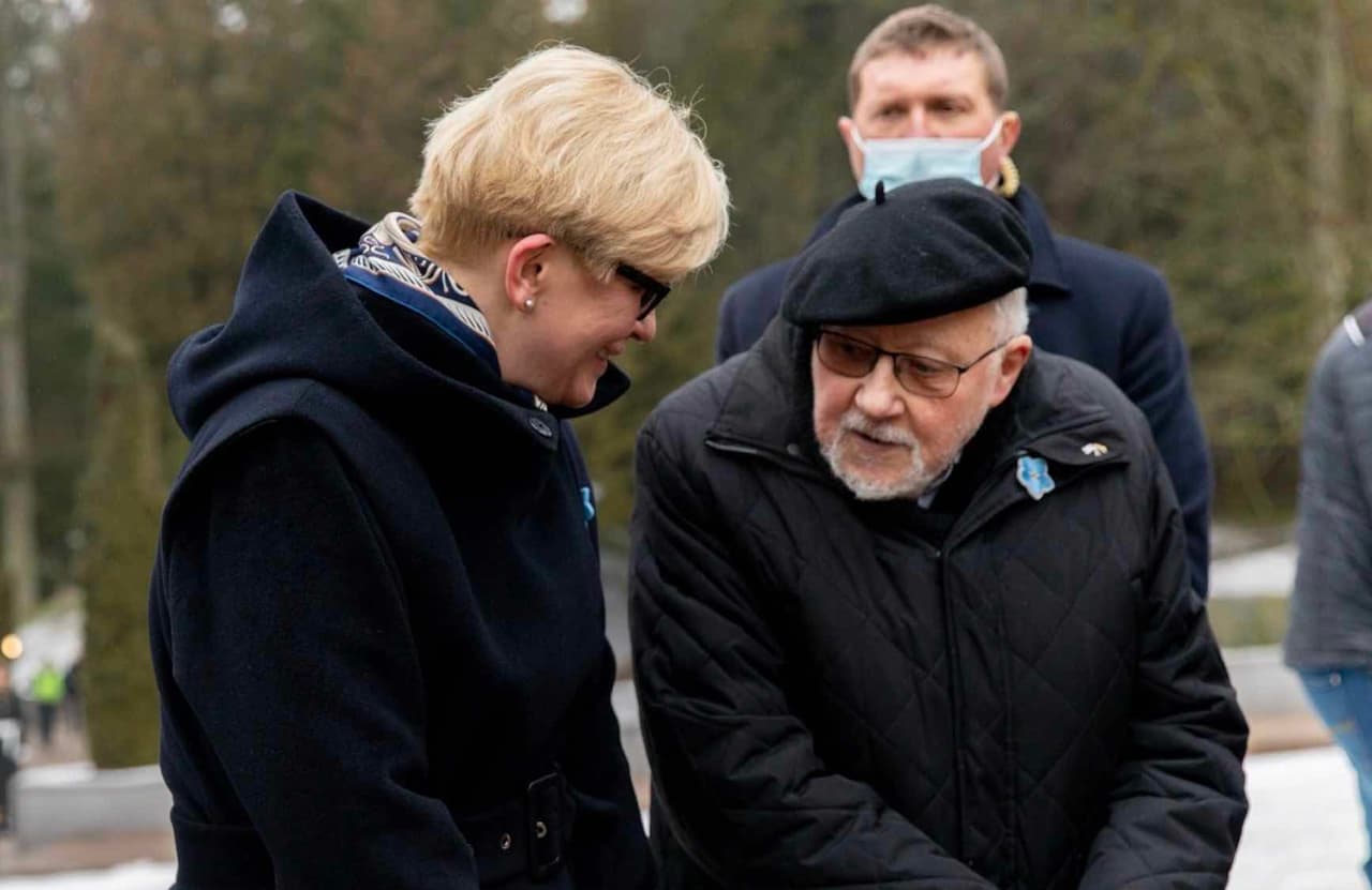 V. Landsbergis (dešinėje).
