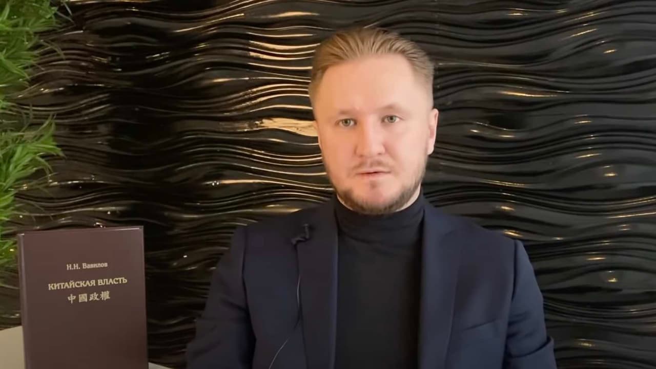 Sorošas ragina keisti valdžią Kinijoje