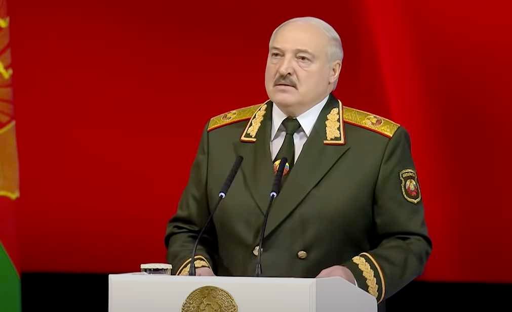 Lukašenka: Lenkija ir Baltijos šalys pasuko beprecedentės militarizacijos keliu