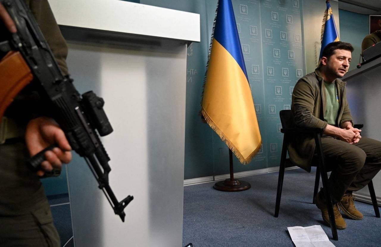 Zelenskis Vakarams ir NATO: jūs negalite atsipirkti degalų litrais už litrus mūsų kraujo