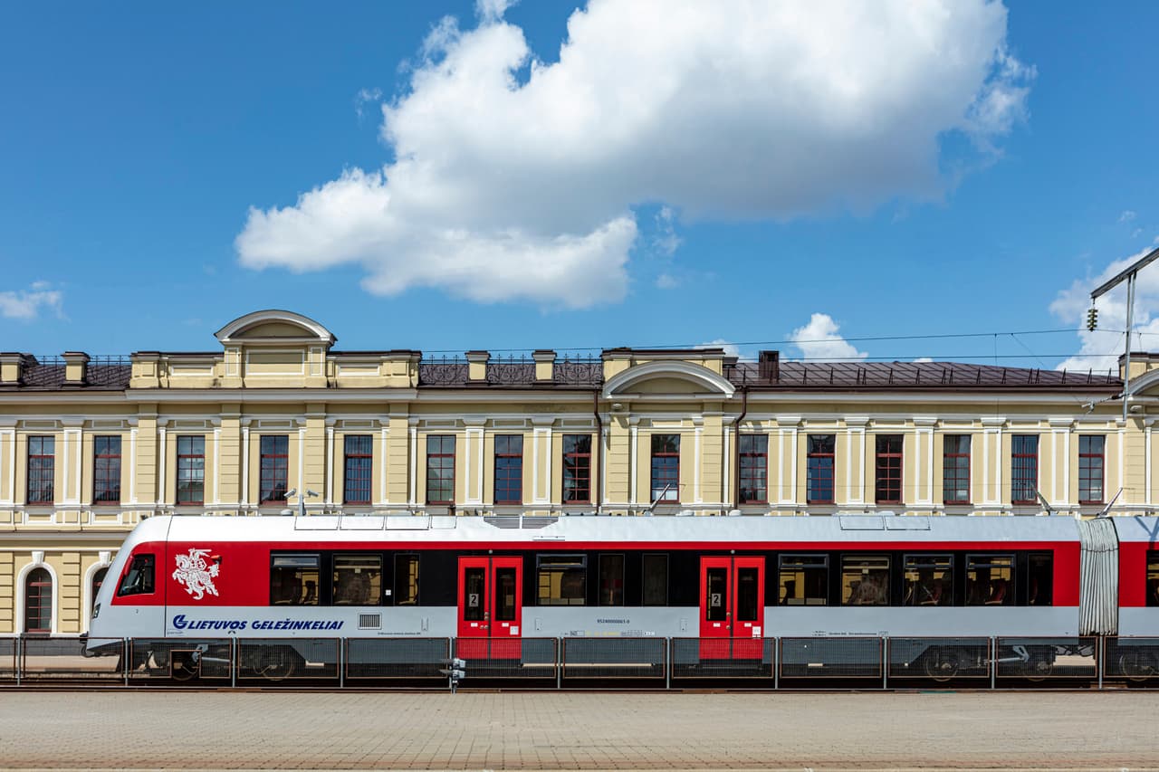 Ukrainos piliečiams kelionės traukiniais Lietuvoje nemokamos
