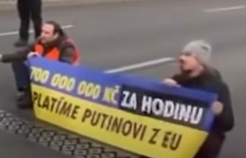 Kovojantys ukrainiečiai pabodo čekų vairuotojams