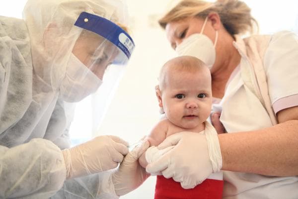 Greitai nuo COVID-19 ligos turėtų būti vakcinuojami vaikučiai nuo šešių mėnesių