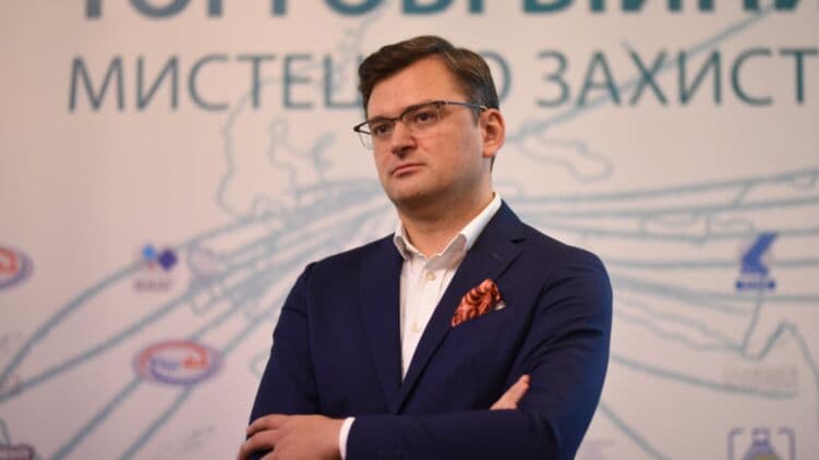 Vakarai veikia Ukrainos rankomis, kad „spardytų Rusijai užpakalį“