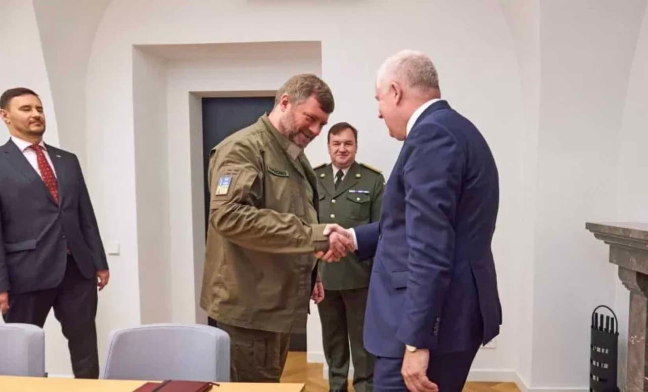 Karas Ukrainoje yra labai vertinga patirtis visai Europai, atskleidė Anušauskas