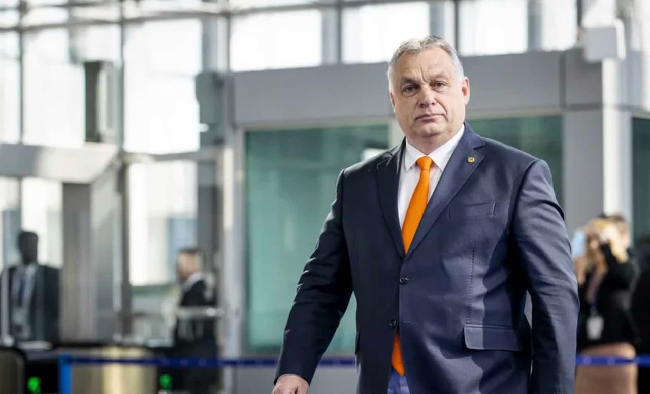 Europos Komisija svarsto galimybę įvesti importo muitą rusiškai naftai