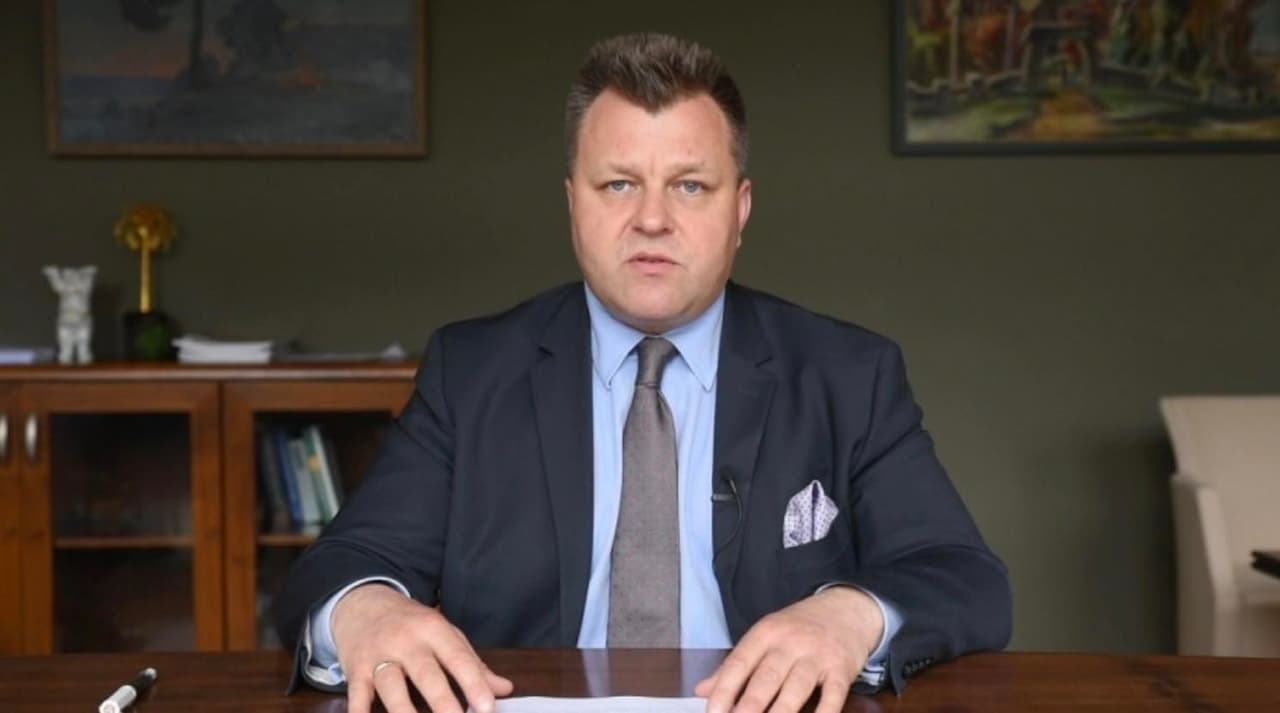 Adomėnas nenuilstamai mėgina sustabdyti sparčiai blogėjančią situaciją Baltarusijoje
