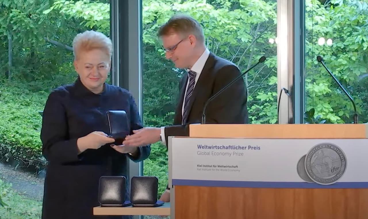 Grybauskaitė dar kartą pakvietė demokratinių valstybių lyderius stabdyti Putiną mūšio lauke