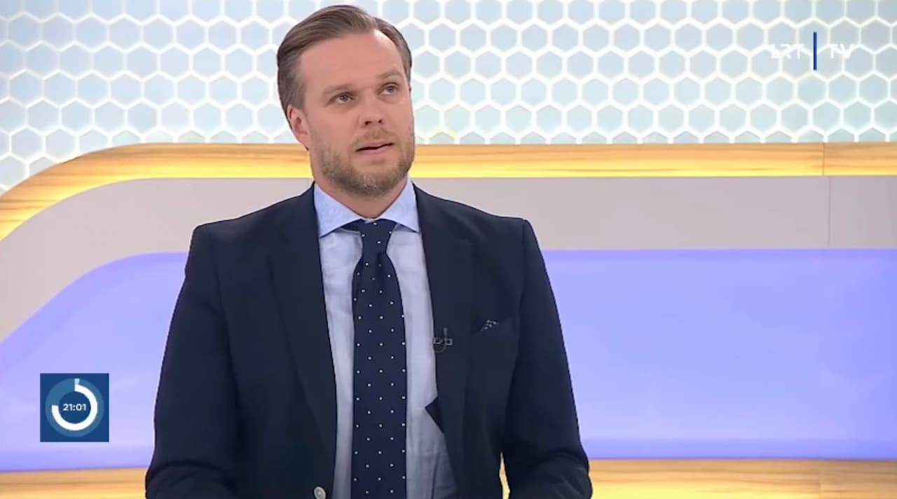 Prisišoko Vanagas su Drobiazko – iš jų būtina kuo skubiau atimti apdovanojimus ir pilietybę