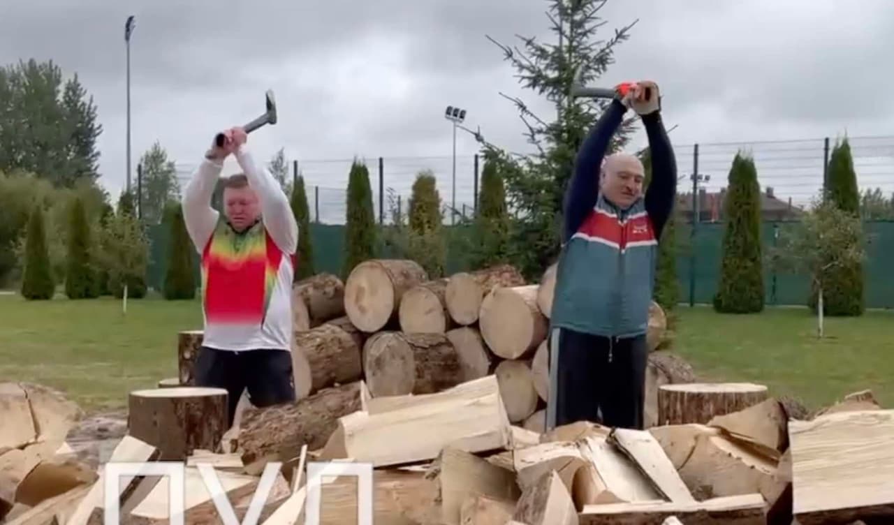 Lukašenka teigia, esą jis neduos Europai sušalti