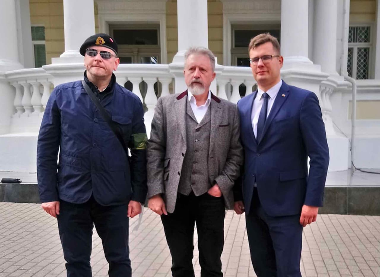 **Audrius Butkevičius (viduryje)**